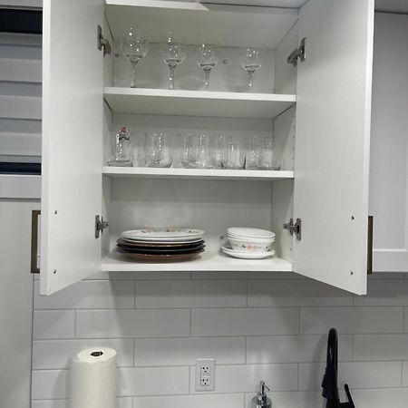 Stylish 2 Bedroom Suite In Sw Edmonton Close To Windermere And Edmonton International Airport Exterior foto